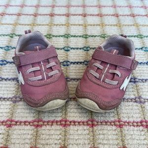 Stride Rite Zips Runner sneaker, size 5